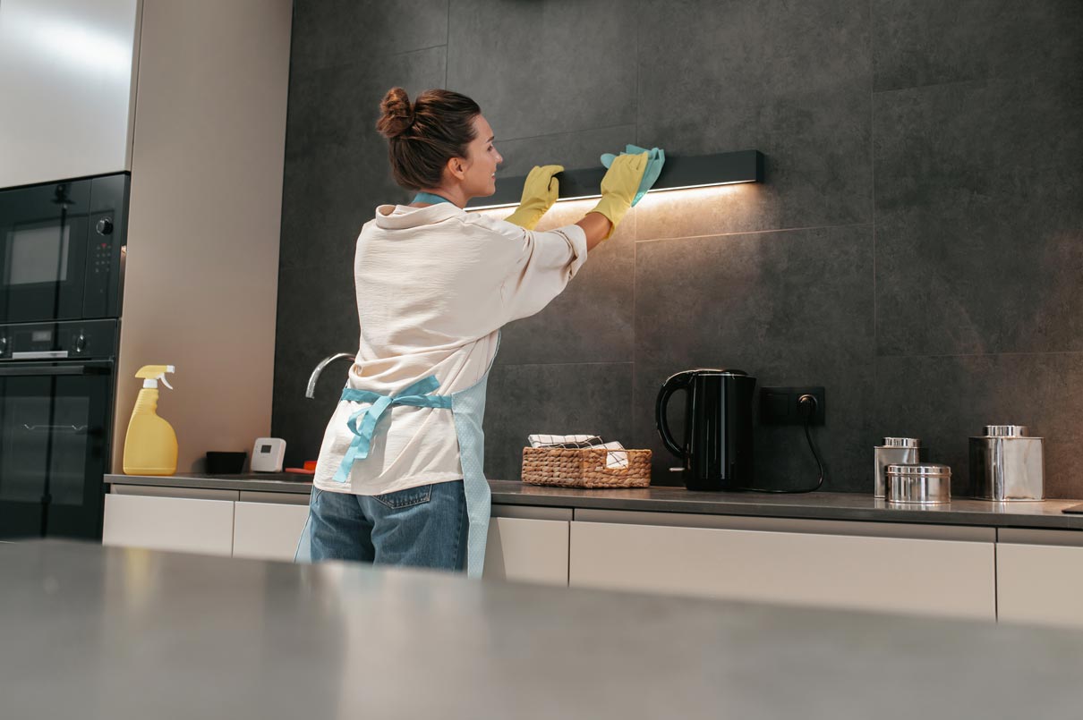 Kitchen Deep Cleaning for Move Out: Appliances, Cabinets & More